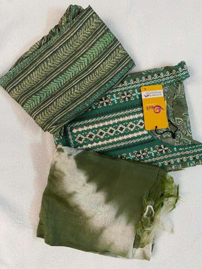 Women's Cotton Print Straight Kurta With Pant Dupatta - Image 3