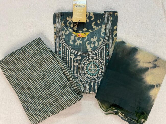 Women's Cotton Print Straight Kurta With Pant Dupatta - Image 2